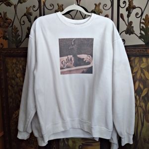 Women's Large Boutique Dolly Sweatshirt
